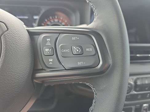 New 2025 Jeep Gladiator Sport image 23