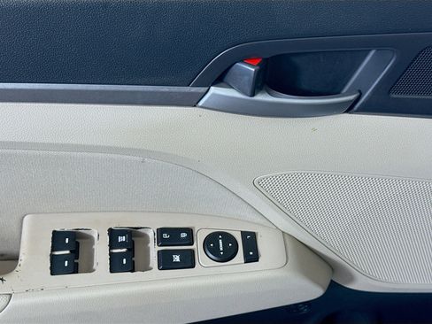 Used 2018 Hyundai Elantra SEL image 23