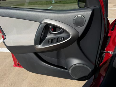 Used 2012 Toyota RAV4 FWD w/ Upgrade Value Pkg image 24