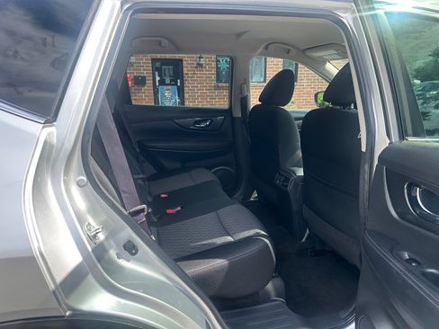 Used 2017 Nissan Rogue SV AWD/4WD image 15