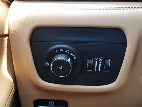 New 2026 Jeep Grand Cherokee Summit w/ Adv Protech Group IV AWD/4WD image 19