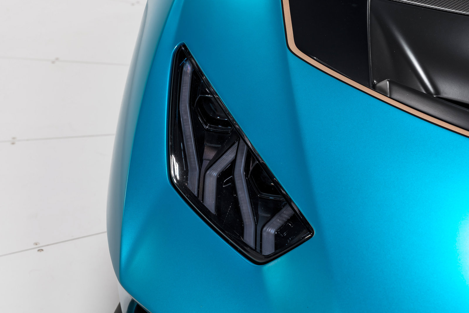 Used 2022 Lamborghini Huracan STO RWD image 42