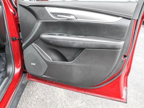 Used 2018 Cadillac XT5 Premium Luxury image 39