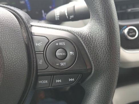 Used 2021 Toyota Corolla LE image 33