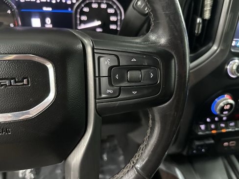 Used 2022 GMC Sierra 2500 Denali w/ Denali Black Diamond Edition image 18