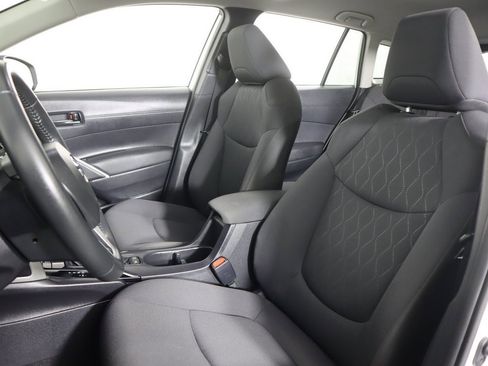 Used 2024 Toyota Corolla Cross LE image 25