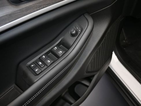 Used 2025 Jeep Grand Cherokee Limited image 14