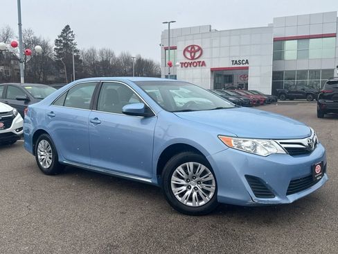 Used 2012 Toyota Camry LE image 1