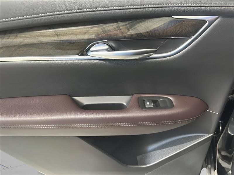 Used 2021 Cadillac XT6 Premium Luxury FWD image 12