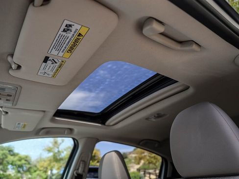 Used 2017 Honda HR-V EX image 33