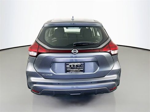 Used 2021 Nissan Kicks S image 6