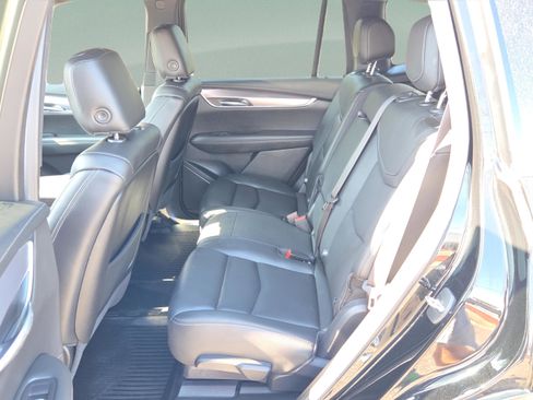 Used 2023 Cadillac XT6 Luxury image 11