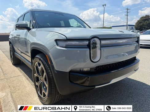 Used 2025 Rivian R1S Adventure AWD/4WD image 25