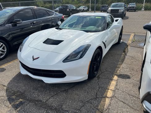 Used 2017 Chevrolet Corvette Stingray Coupe w/ Carbon Flash Badge Package RWD image 2