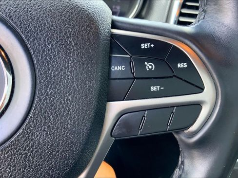 Used 2018 Jeep Grand Cherokee Laredo RWD image 24