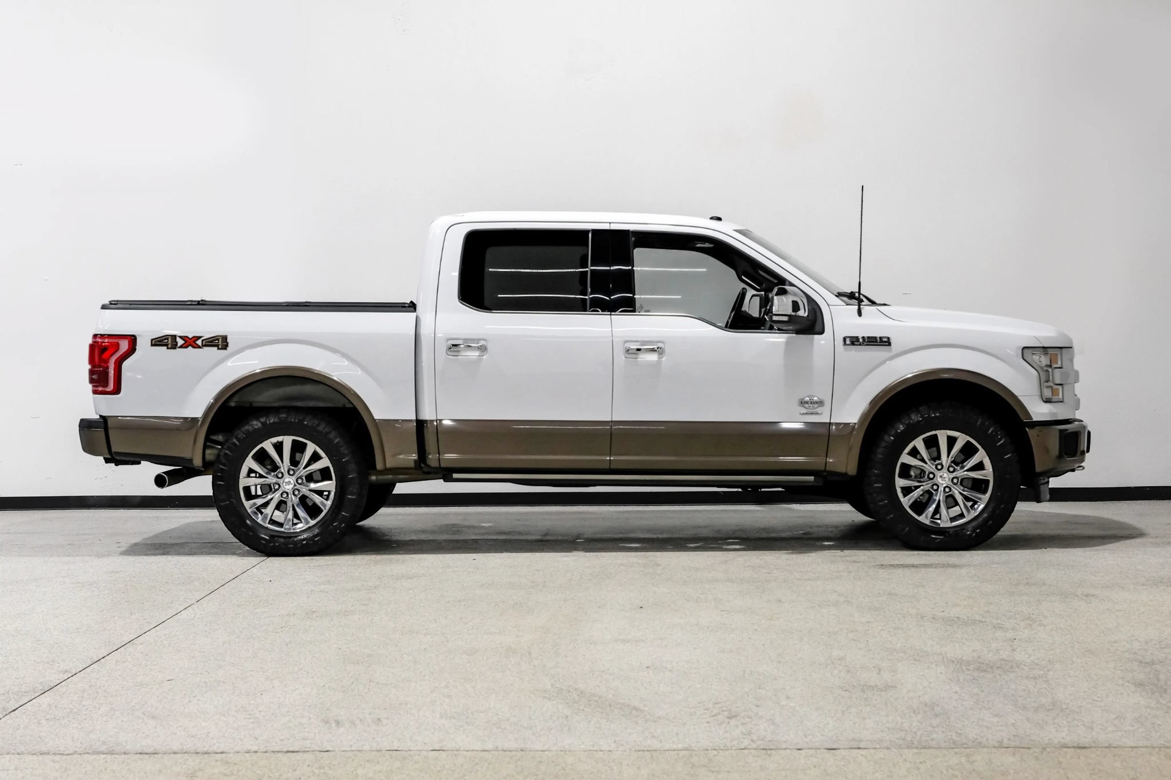 Used 2017 Ford F150 King Ranch w/ Equipment Group 601A Luxury AWD/4WD image 5