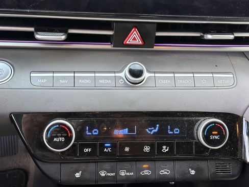 Used 2024 Hyundai Elantra SEL w/ Convenience Package image 20