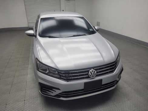 Used 2018 Volkswagen Passat 2.0T R-Line FWD image 14