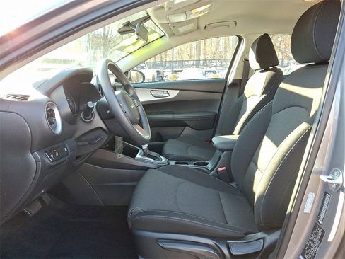Used 2024 Kia Forte LXS w/ LXS Technology Package image 14