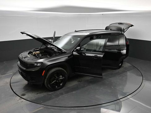 Used 2022 Jeep Grand Cherokee L Laredo AWD/4WD image 40