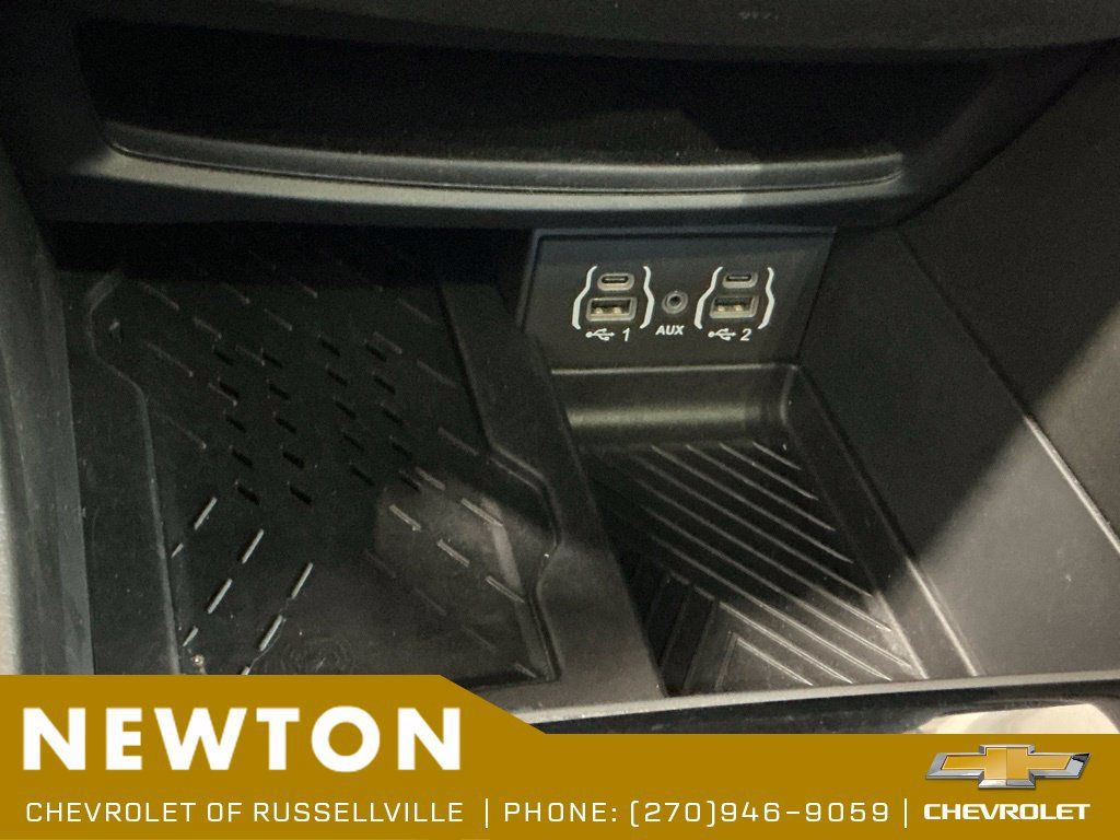 Used 2025 Chrysler Pacifica Limited FWD image 40