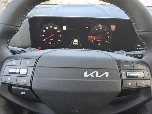 New 2026 Kia Sportage SX image 13