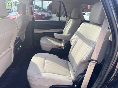 Used 2023 Ford Expedition Platinum AWD/4WD image 32