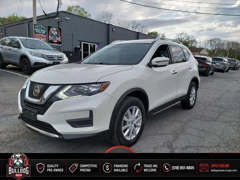 Used 2017 Nissan Rogue SV AWD/4WD image 1