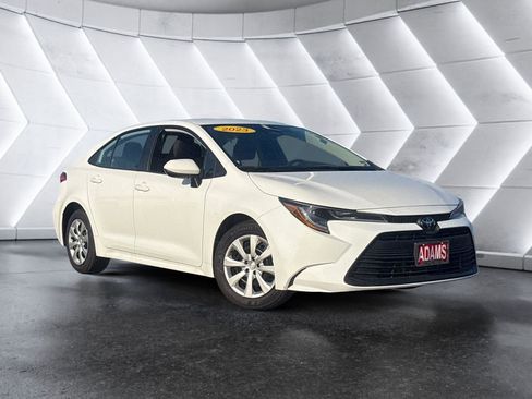Used 2023 Toyota Corolla LE FWD image 1