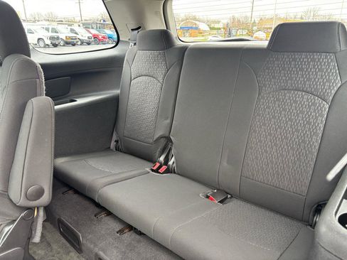 Used 2015 GMC Acadia SLE image 11