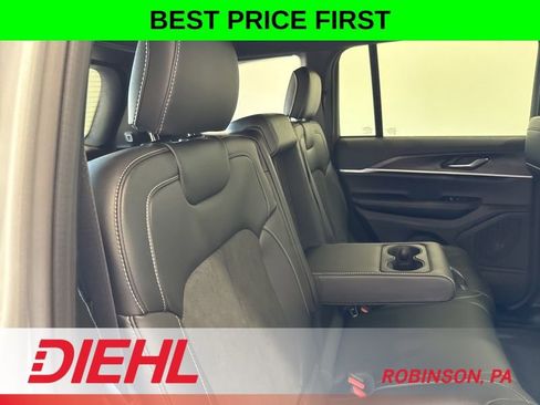 New 2026 Jeep Grand Cherokee Altitude AWD/4WD image 12