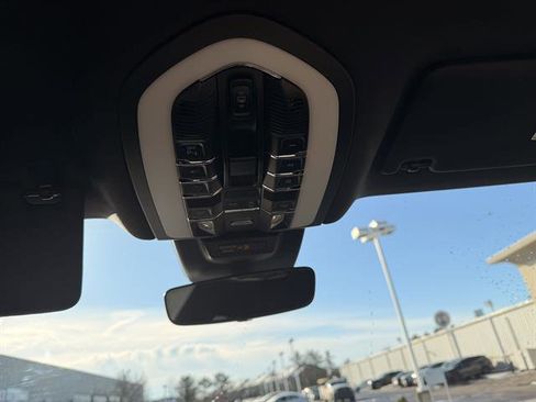 Used 2021 Porsche Macan S image 16