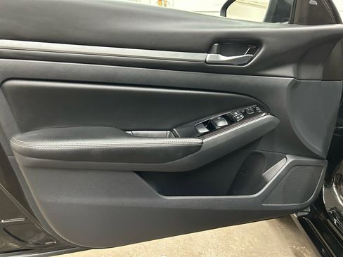 Used 2023 Nissan Altima 2.5 SV image 30