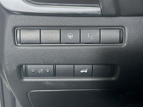 Used 2021 Nissan Rogue Platinum image 16