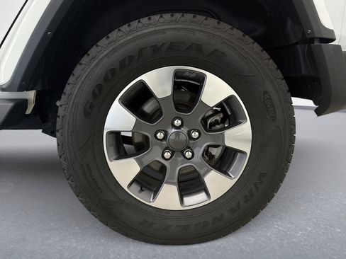 Used 2022 Jeep Wrangler Unlimited Sahara w/ Dual Top Group image 21