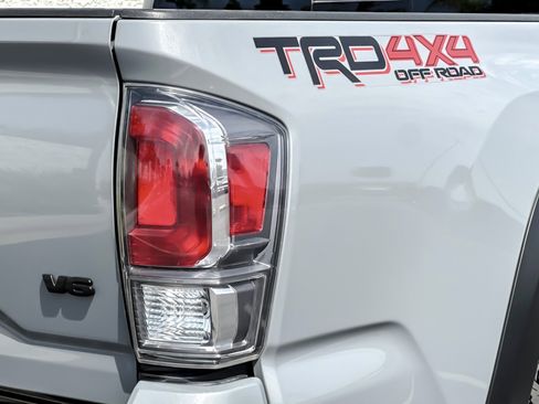 Certified 2021 Toyota Tacoma TRD Off-Road w/ Technology Package AWD/4WD image 25