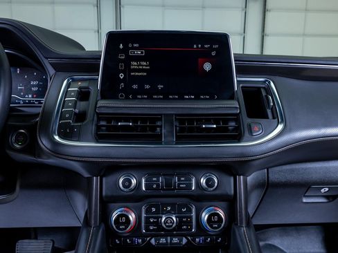 Used 2023 GMC Yukon XL AT4 AWD/4WD image 14