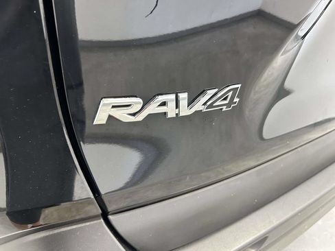 Used 2025 Toyota RAV4 XLE AWD/4WD image 10