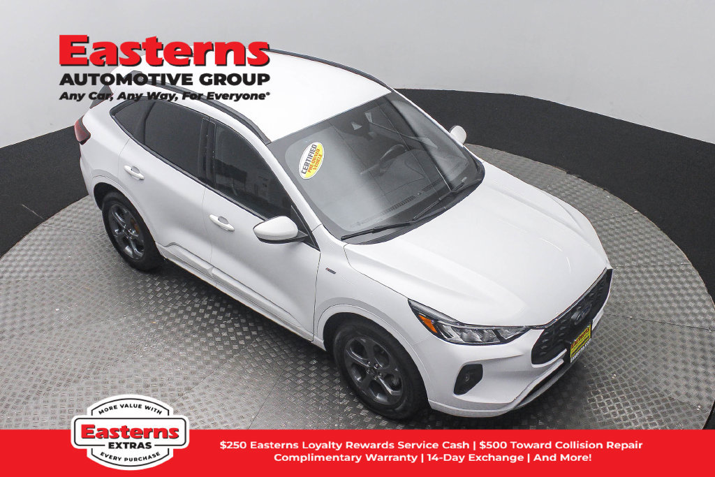Used 2023 Ford Escape ST-Line Select AWD/4WD image 4
