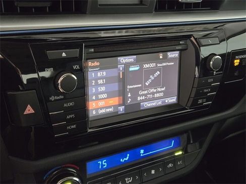 Used 2015 Toyota Corolla LE image 34