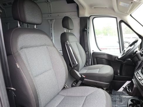 Used 2025 RAM ProMaster 2500 w/ Convenience Group FWD image 22