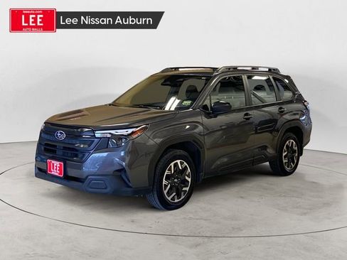 Used 2025 Subaru Forester image 1