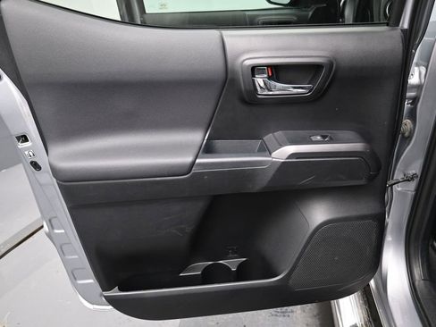 Used 2019 Toyota Tacoma TRD Off-Road image 27