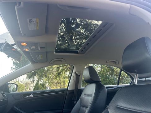 Used 2016 Volkswagen Jetta SEL Premium image 13