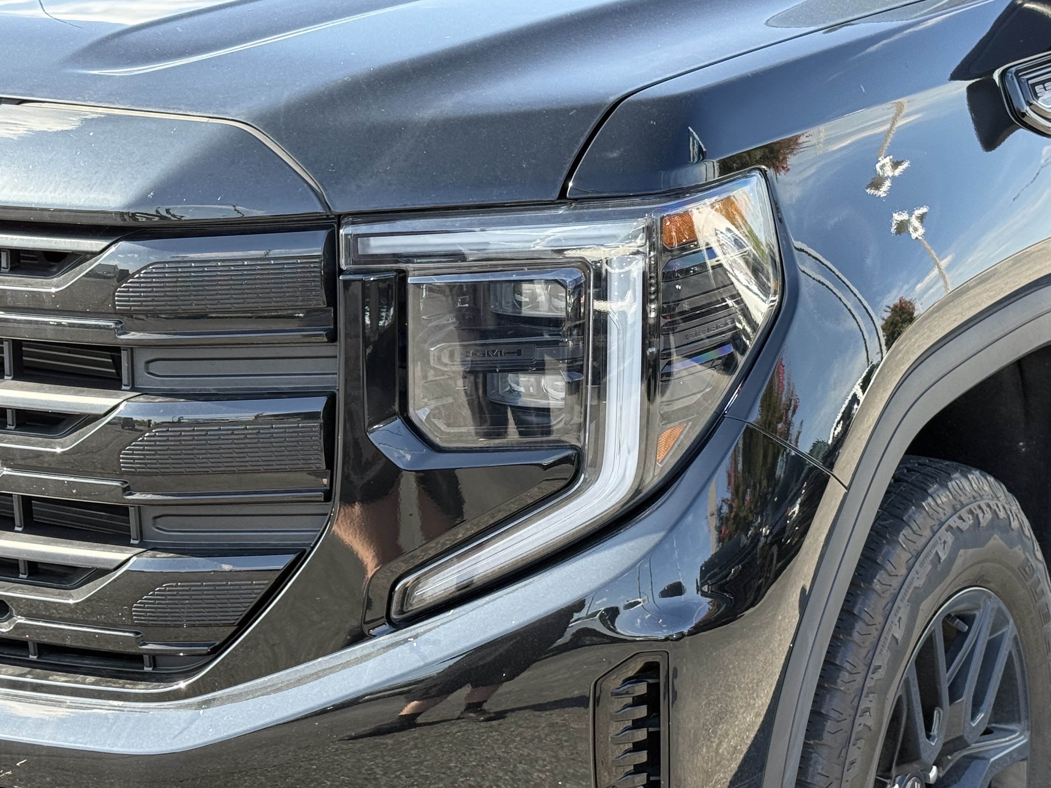Used 2024 GMC Sierra 1500 Elevation w/ X31 Off-Road Package AWD/4WD image 6
