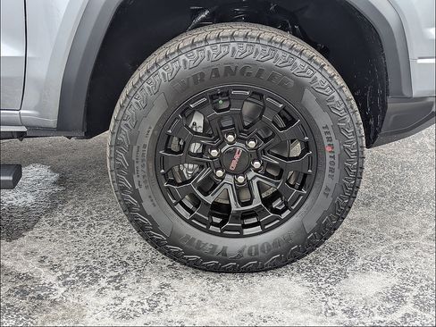 New 2026 GMC Canyon Elevation w/ Convenience Package RWD image 12