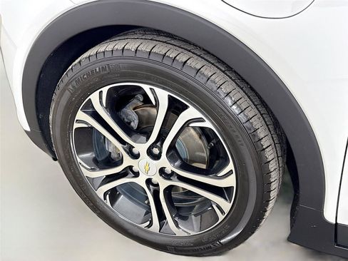 Used 2019 Chevrolet Bolt Premier w/ Infotainment Package FWD image 31