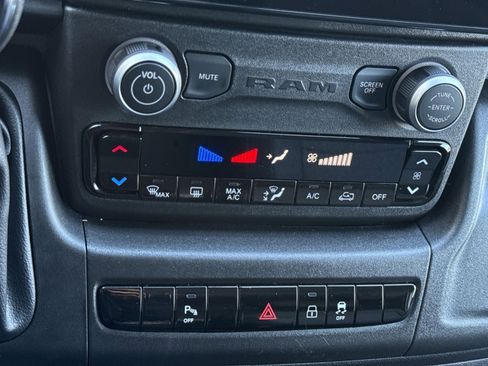 Used 2022 RAM ProMaster 2500 w/ Premium Convenience Group image 21