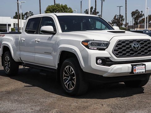Used 2023 Toyota Tacoma TRD Sport AWD/4WD image 3