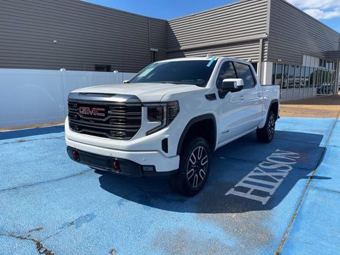 Used 2024 GMC Sierra 1500 AT4 w/ Technology Package AWD/4WD image 1